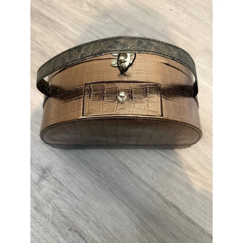 vintage oval-shaped vanity And jewelry case, Drawer And Big Pocket